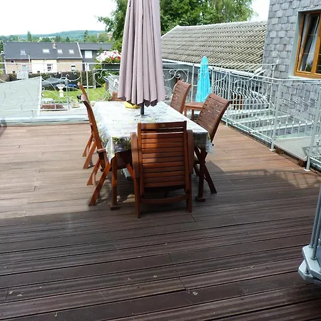 Les Bons Amis Apartament *